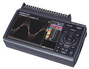 GRAPHTEC midi LOGGER GL840-M / GL840-WV, mobiler 20- bis 200-Kanal Datenlogger mit Display